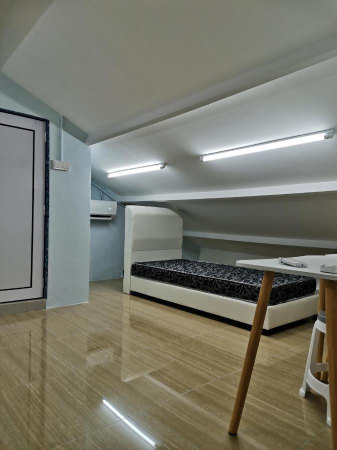 Color Mixed Home Hostel 조지타운 외부 사진